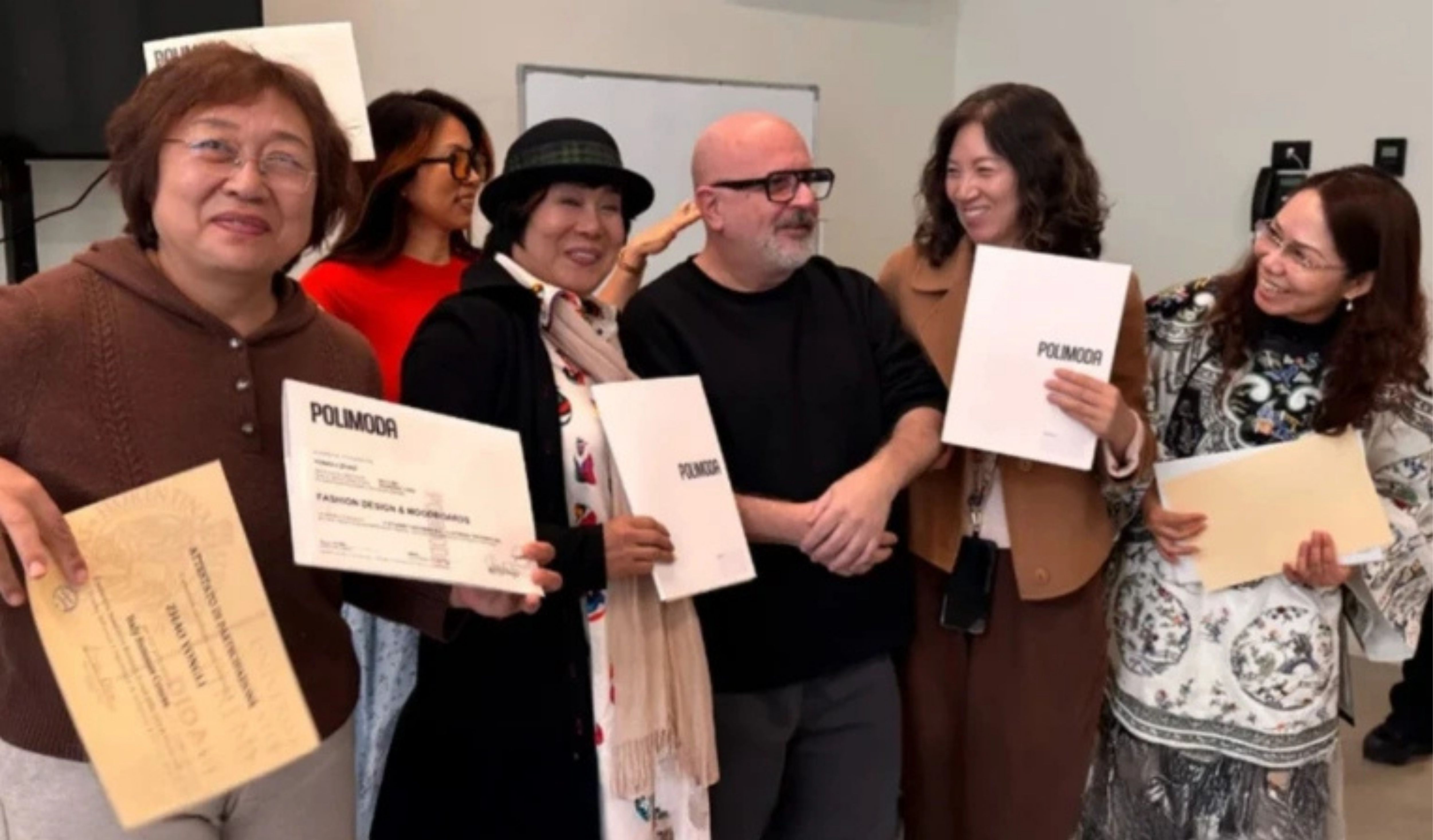 Những U70 chi hàng nghìn USD đi du học